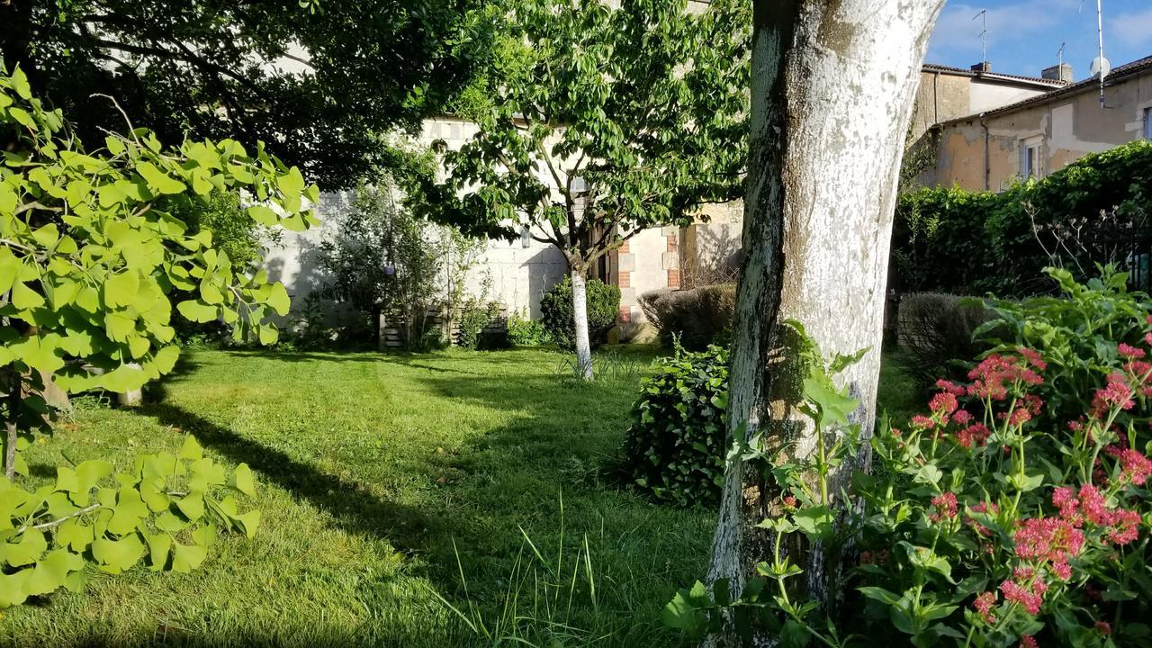 La Maison Blanche Blaye Extérieur photo