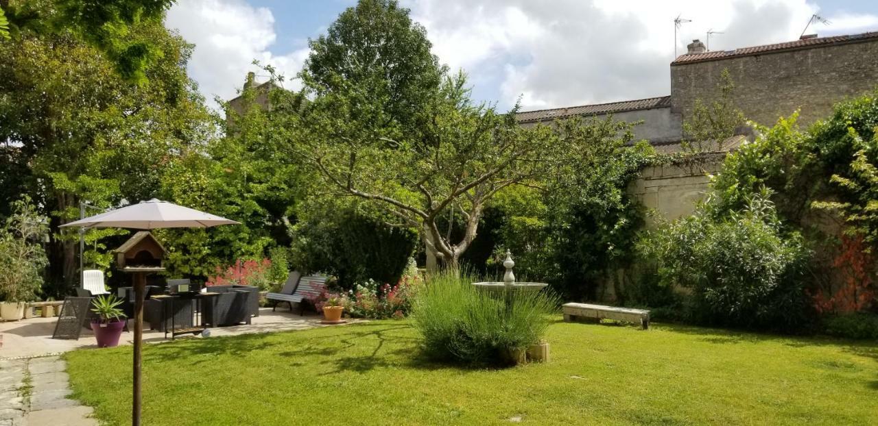 La Maison Blanche Blaye Extérieur photo